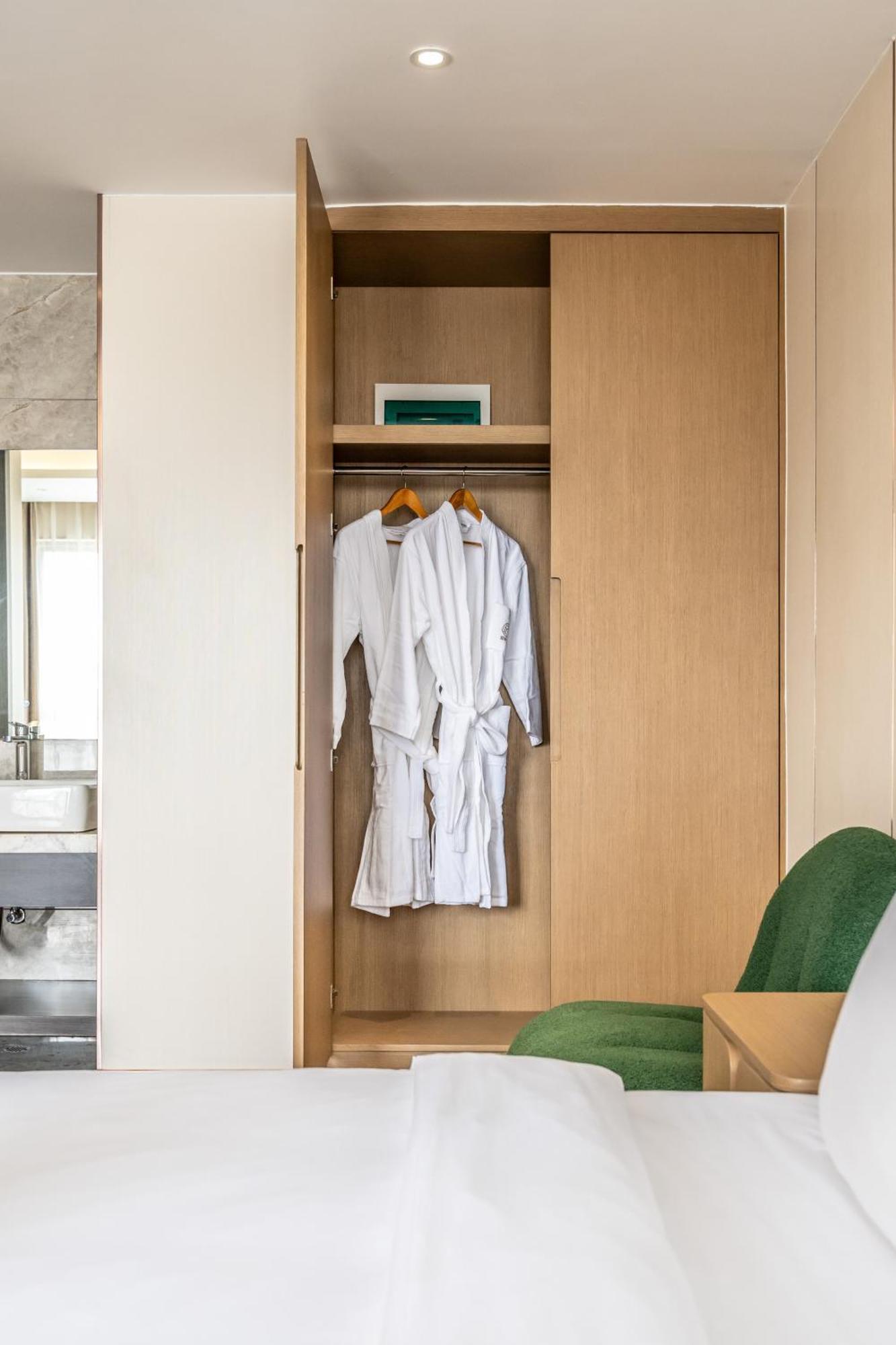 Bole Jing Pin Hotel Сиханоуквил Екстериор снимка