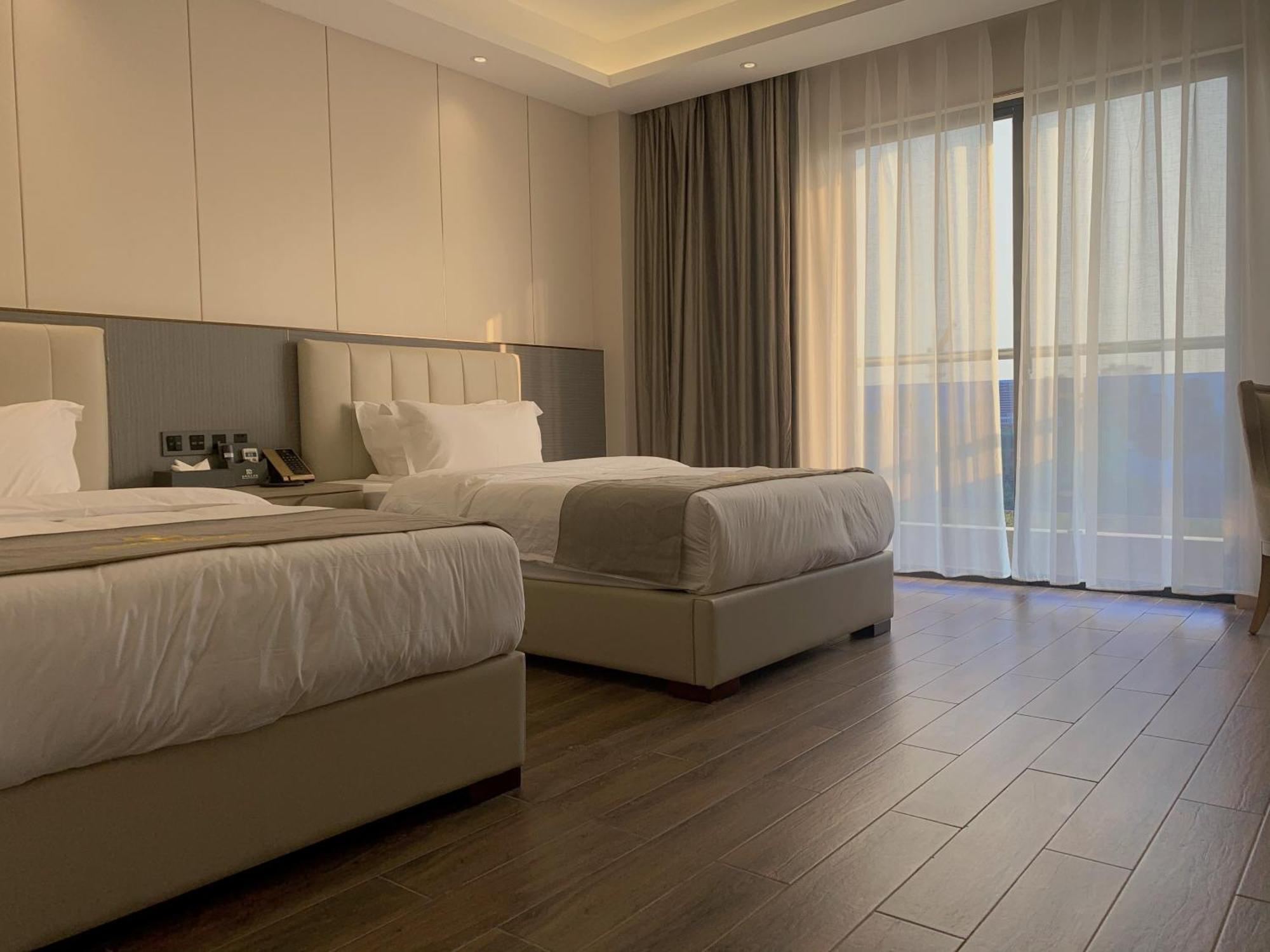 Bole Jing Pin Hotel Сиханоуквил Екстериор снимка