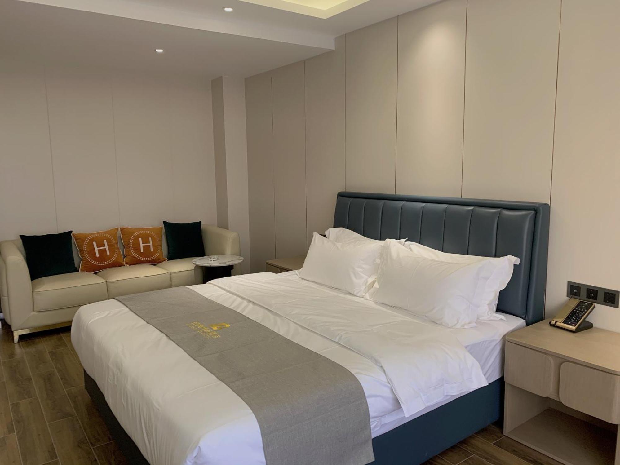 Bole Jing Pin Hotel Сиханоуквил Екстериор снимка